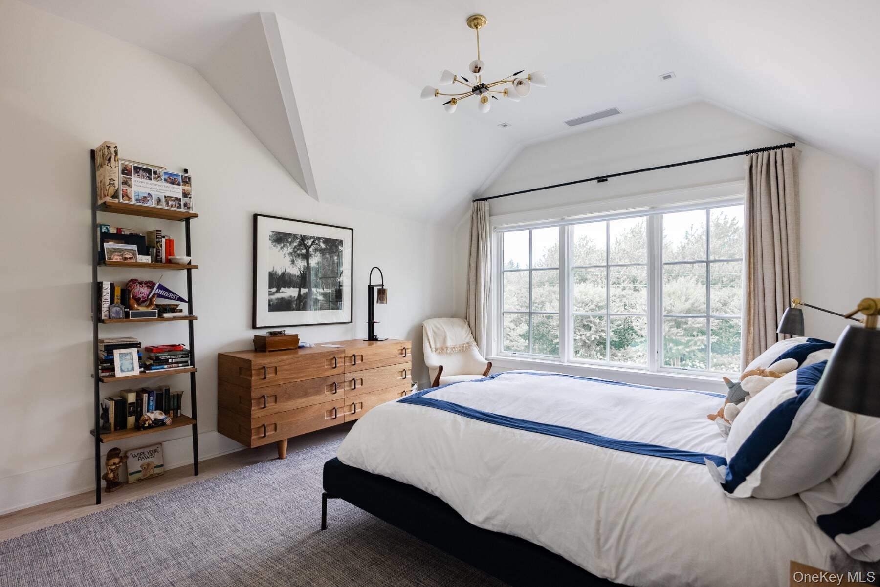 571 Pauls Lane, Bridgehampton, NY 11932