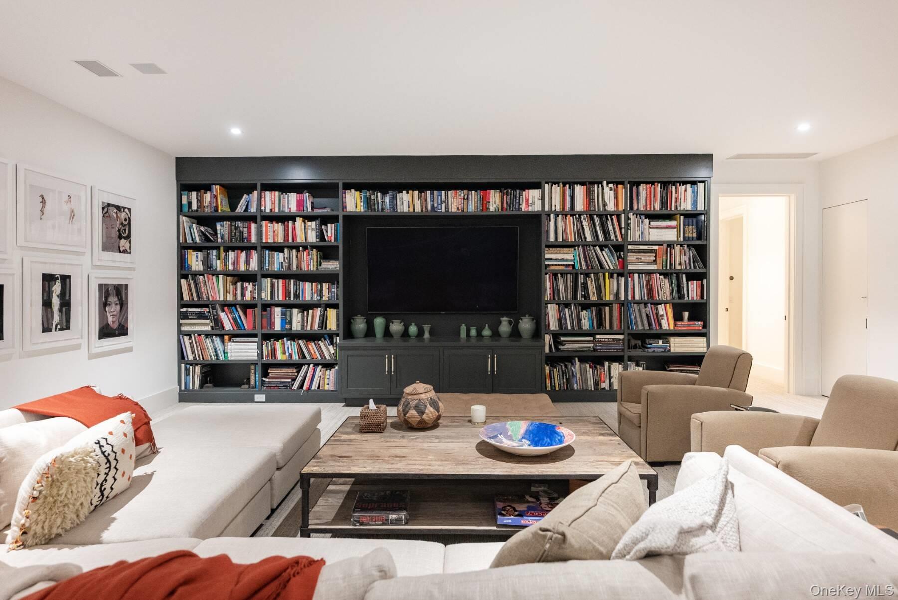 571 Pauls Lane, Bridgehampton, NY 11932