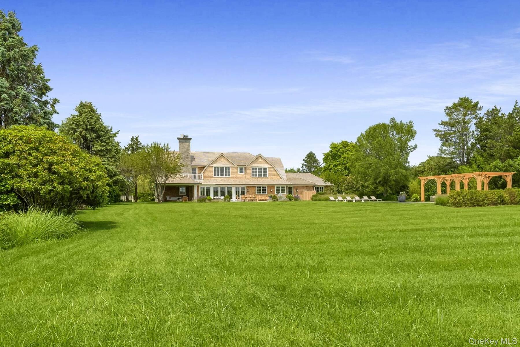 571 Pauls Lane, Bridgehampton, NY 11932