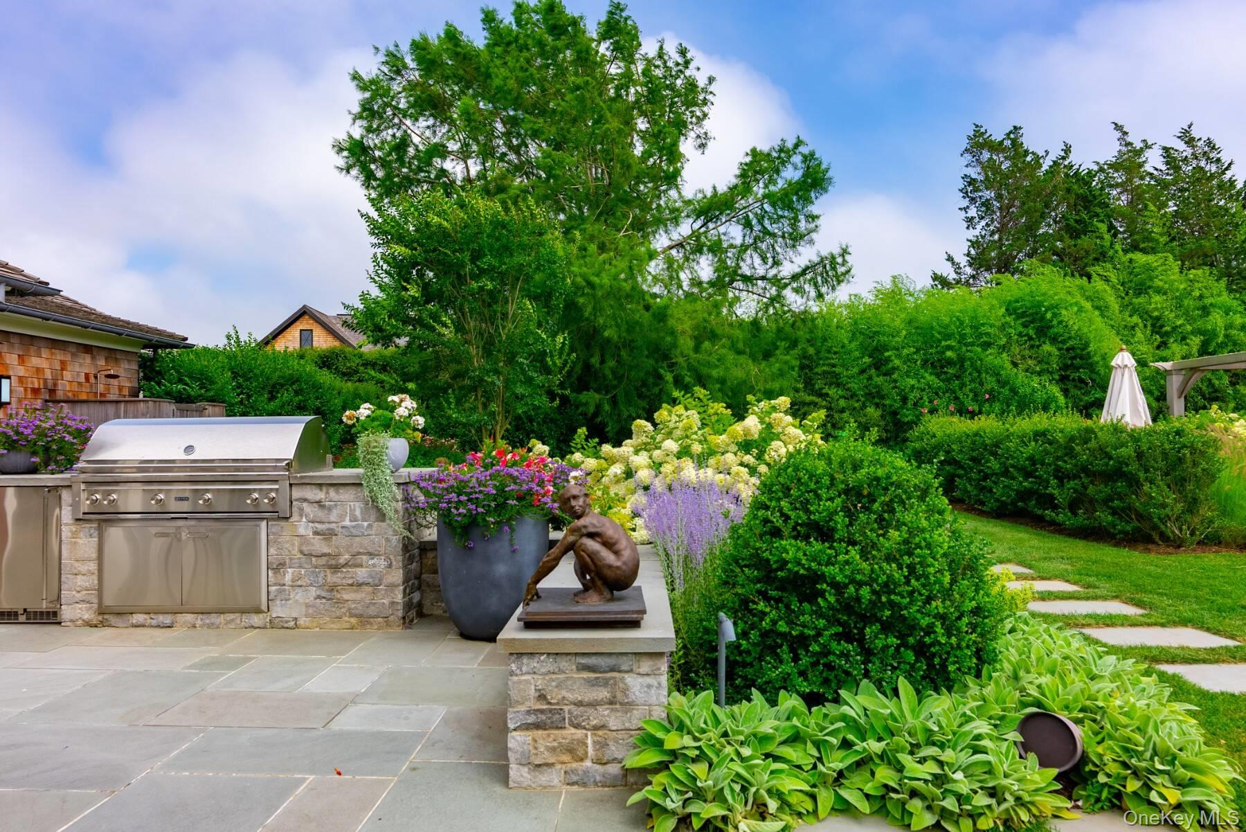 571 Pauls Lane, Bridgehampton, NY 11932