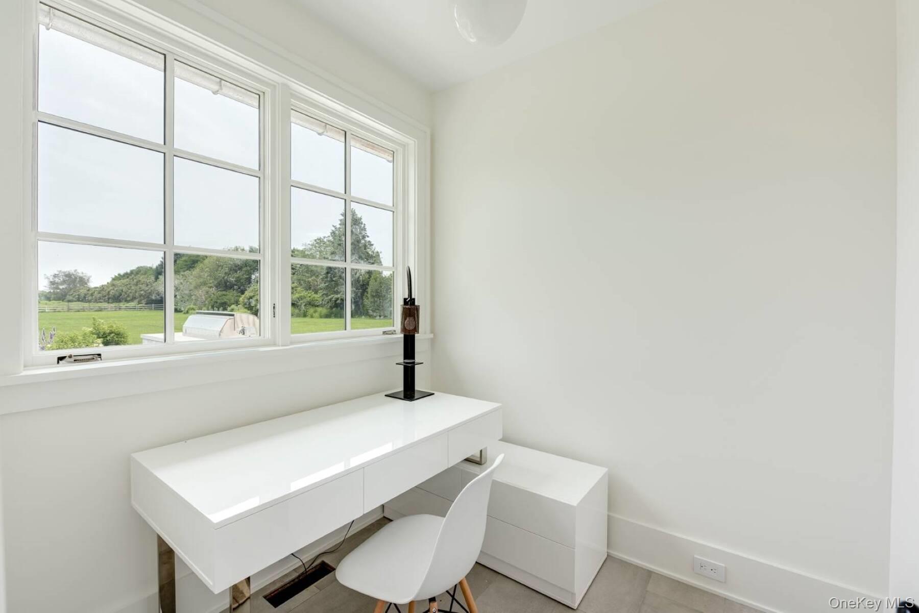 571 Pauls Lane, Bridgehampton, NY 11932