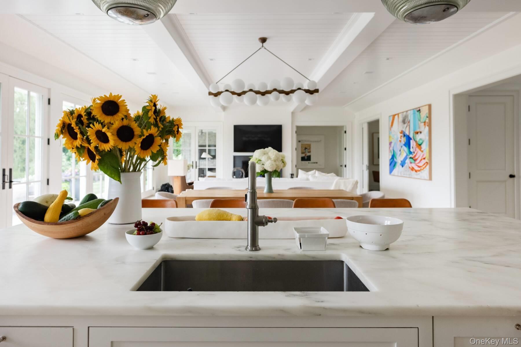 571 Pauls Lane, Bridgehampton, NY 11932