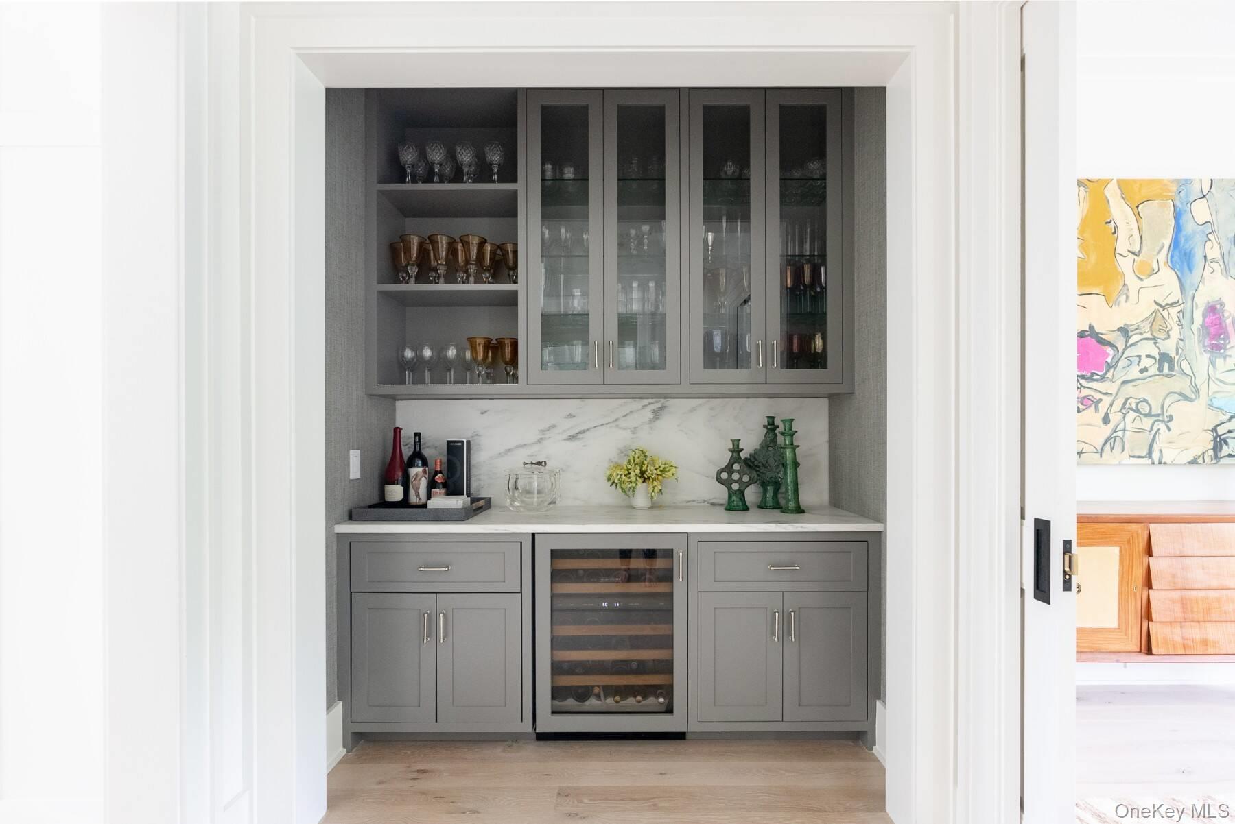 571 Pauls Lane, Bridgehampton, NY 11932