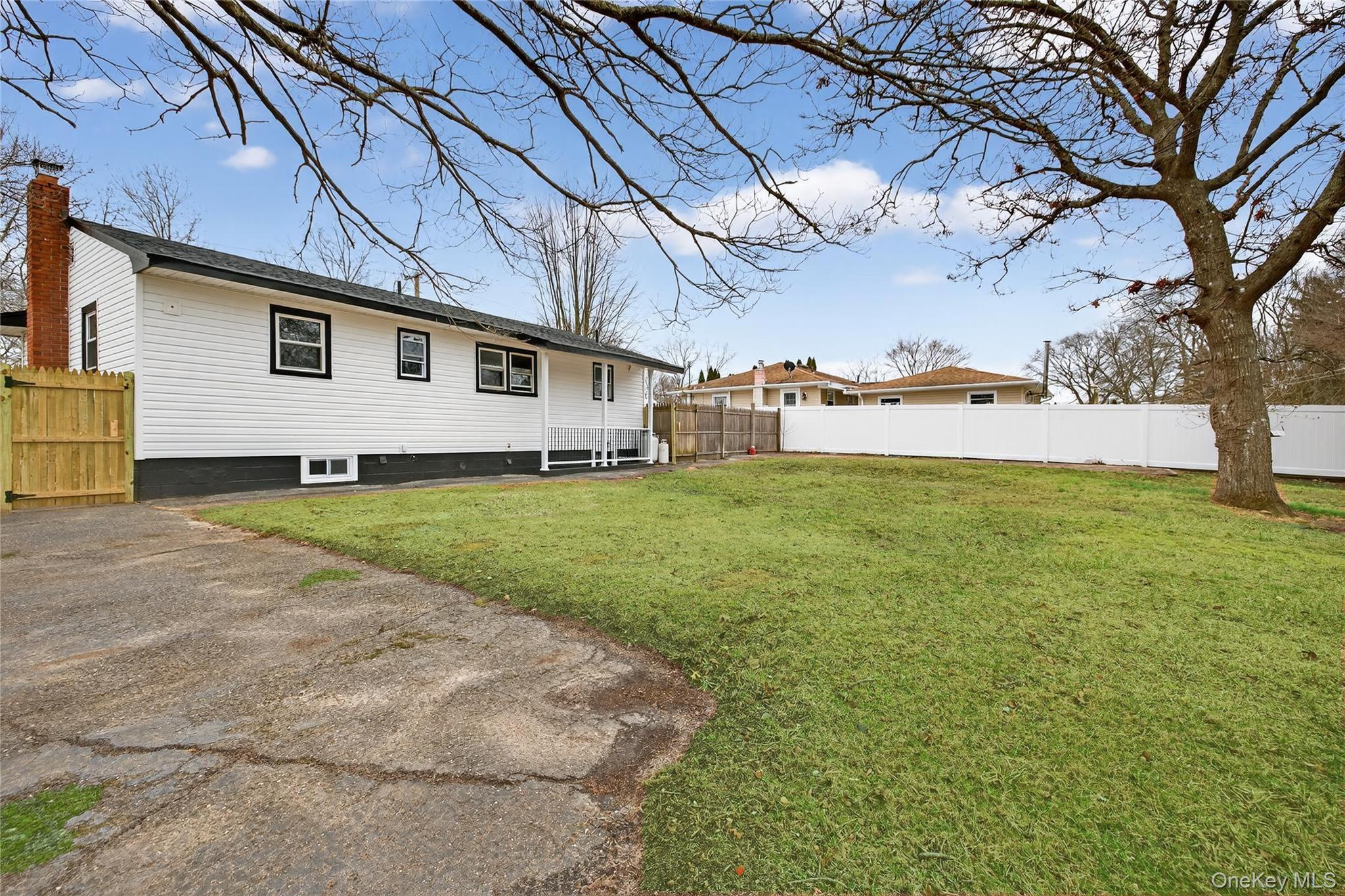 34 Propose Road, Shirley, NY 11967