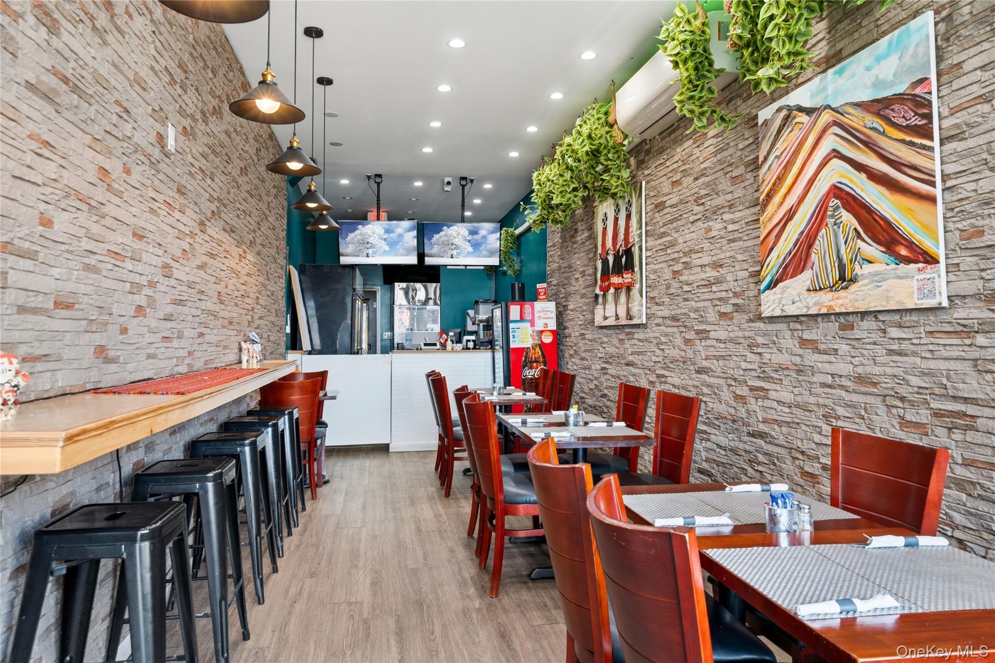 379 Sunrise Highway, Lynbrook, NY 11563