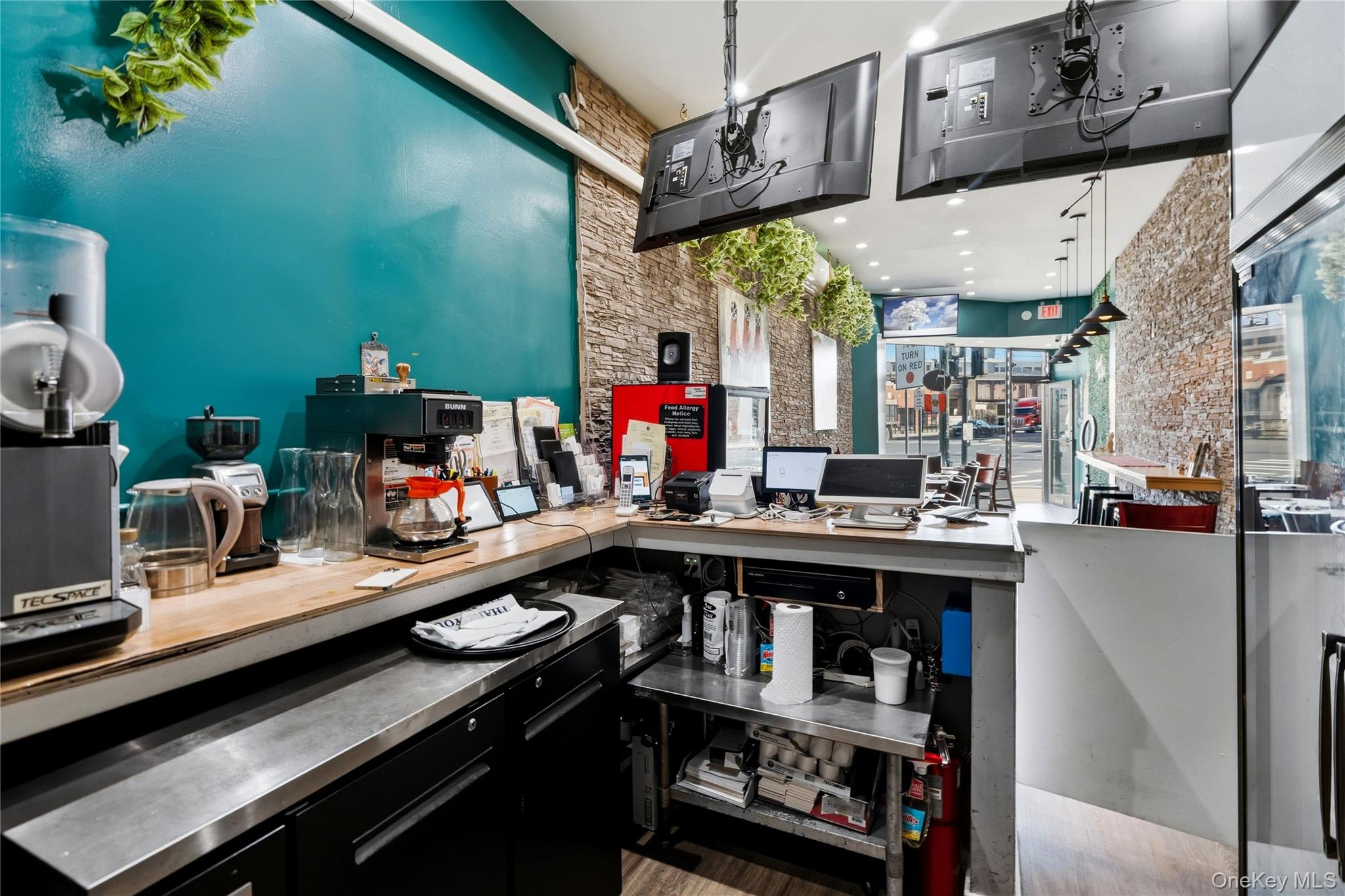 379 Sunrise Highway, Lynbrook, NY 11563