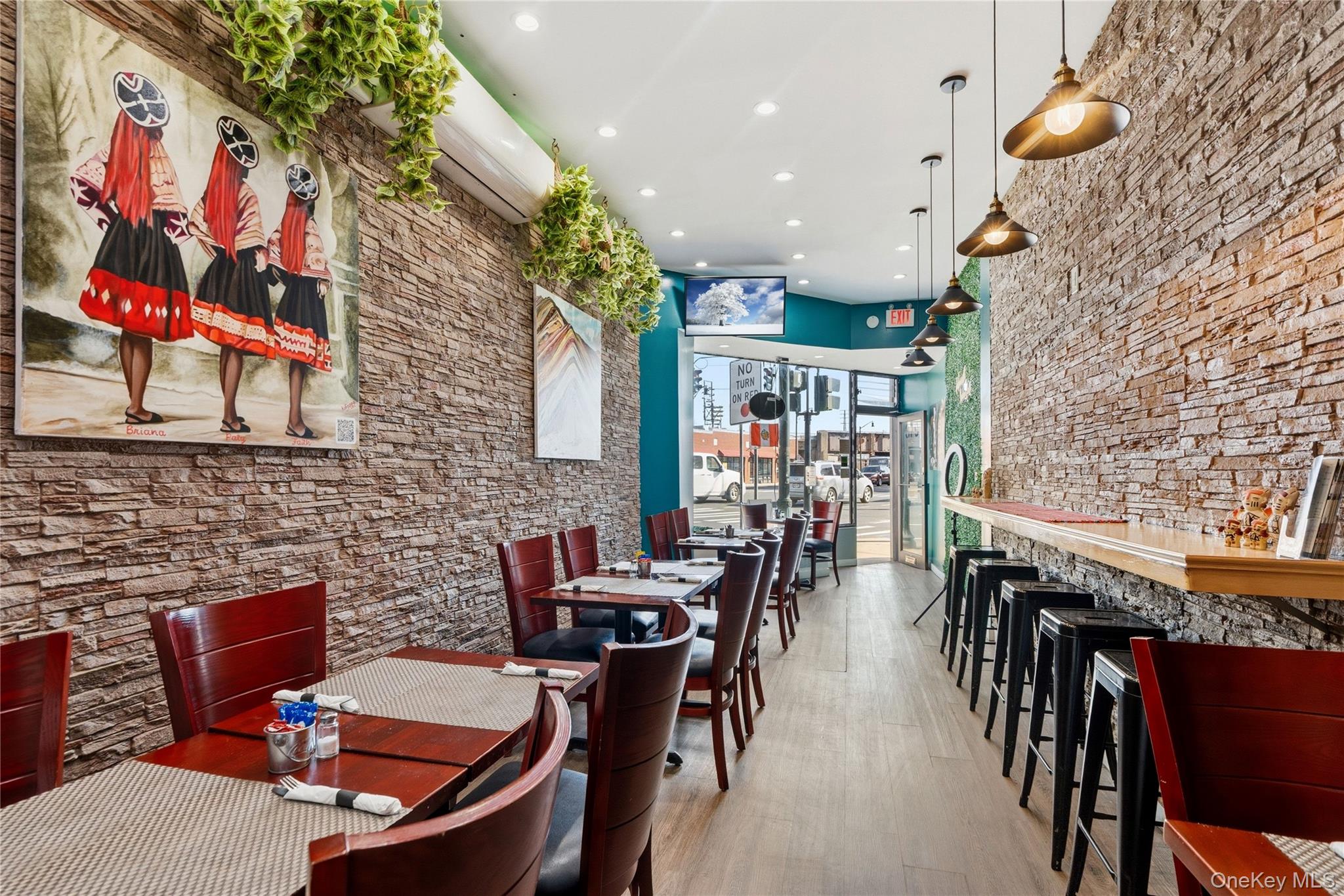 379 Sunrise Highway, Lynbrook, NY 11563