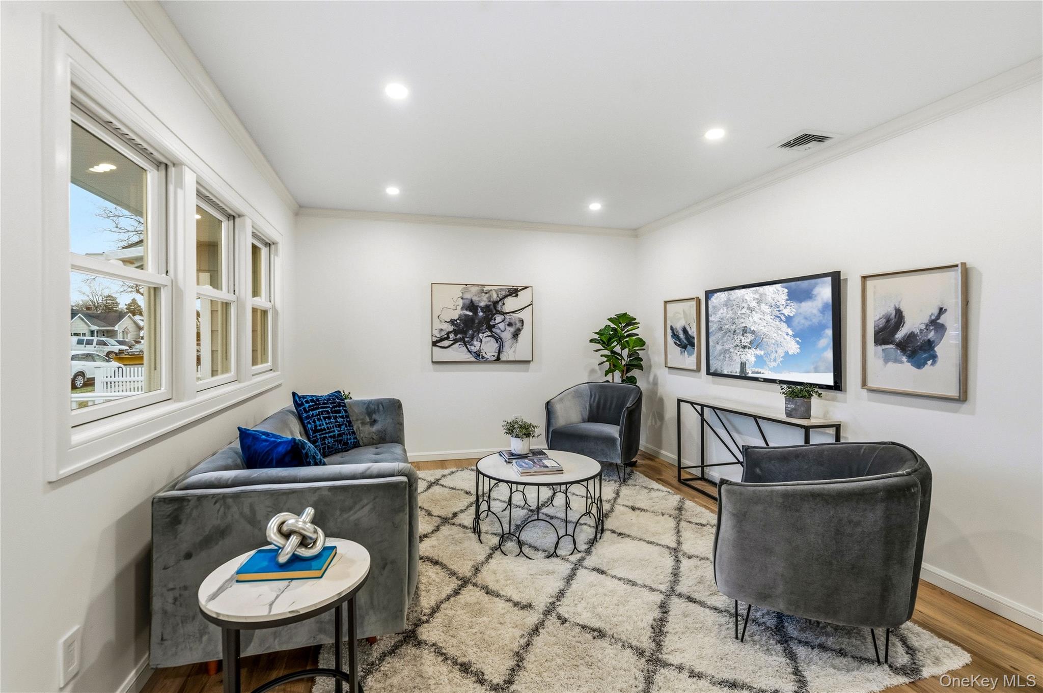 2 Mohegan Drive, Massapequa, NY 11758