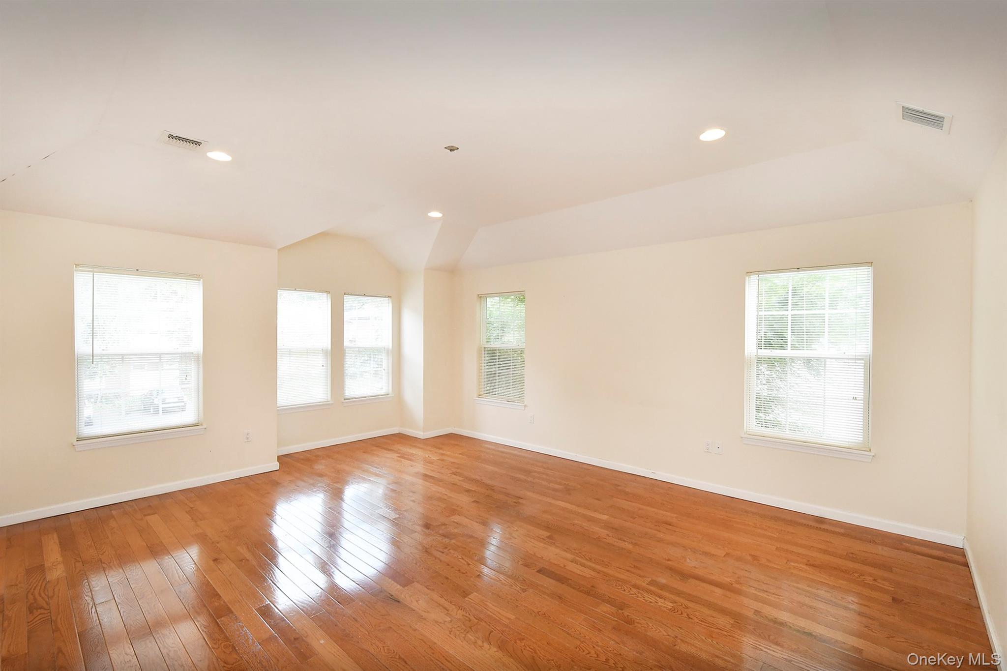 34 Dunes Lane, Port Washington, NY 11050