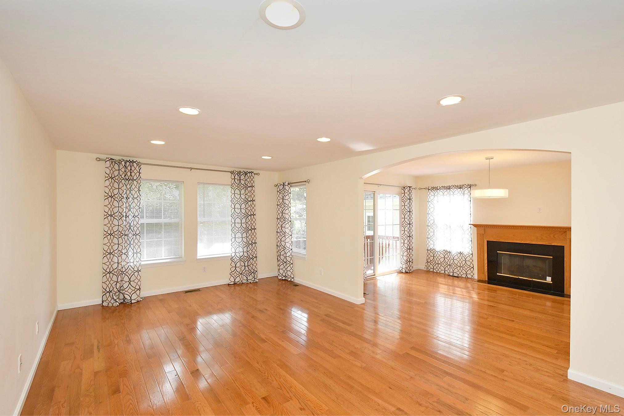 34 Dunes Lane, Port Washington, NY 11050