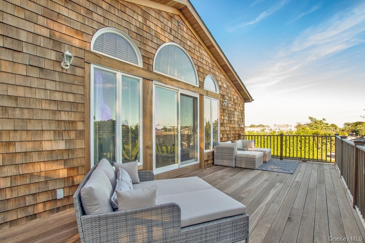 20 Alanson Lane, Hampton Bays, NY 11946