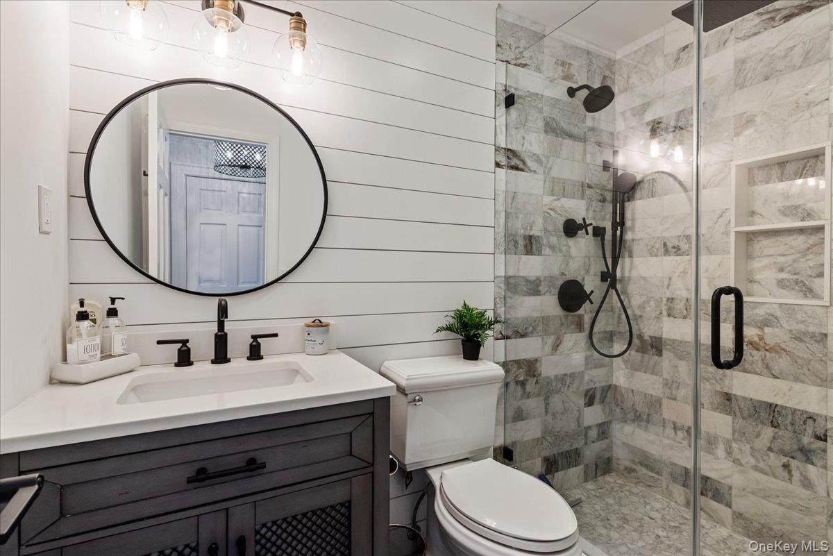 20 Alanson Lane, Hampton Bays, NY 11946