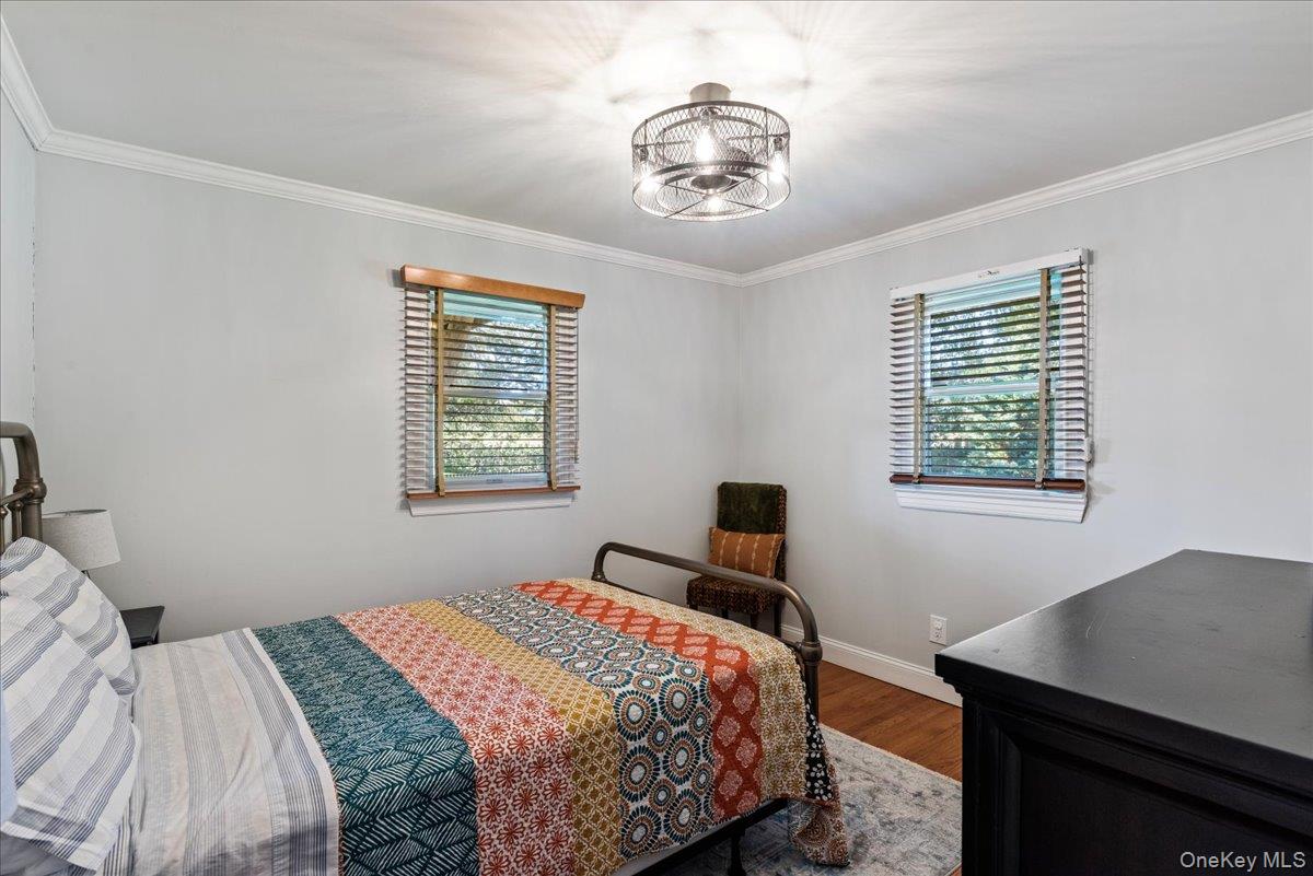 20 Alanson Lane, Hampton Bays, NY 11946