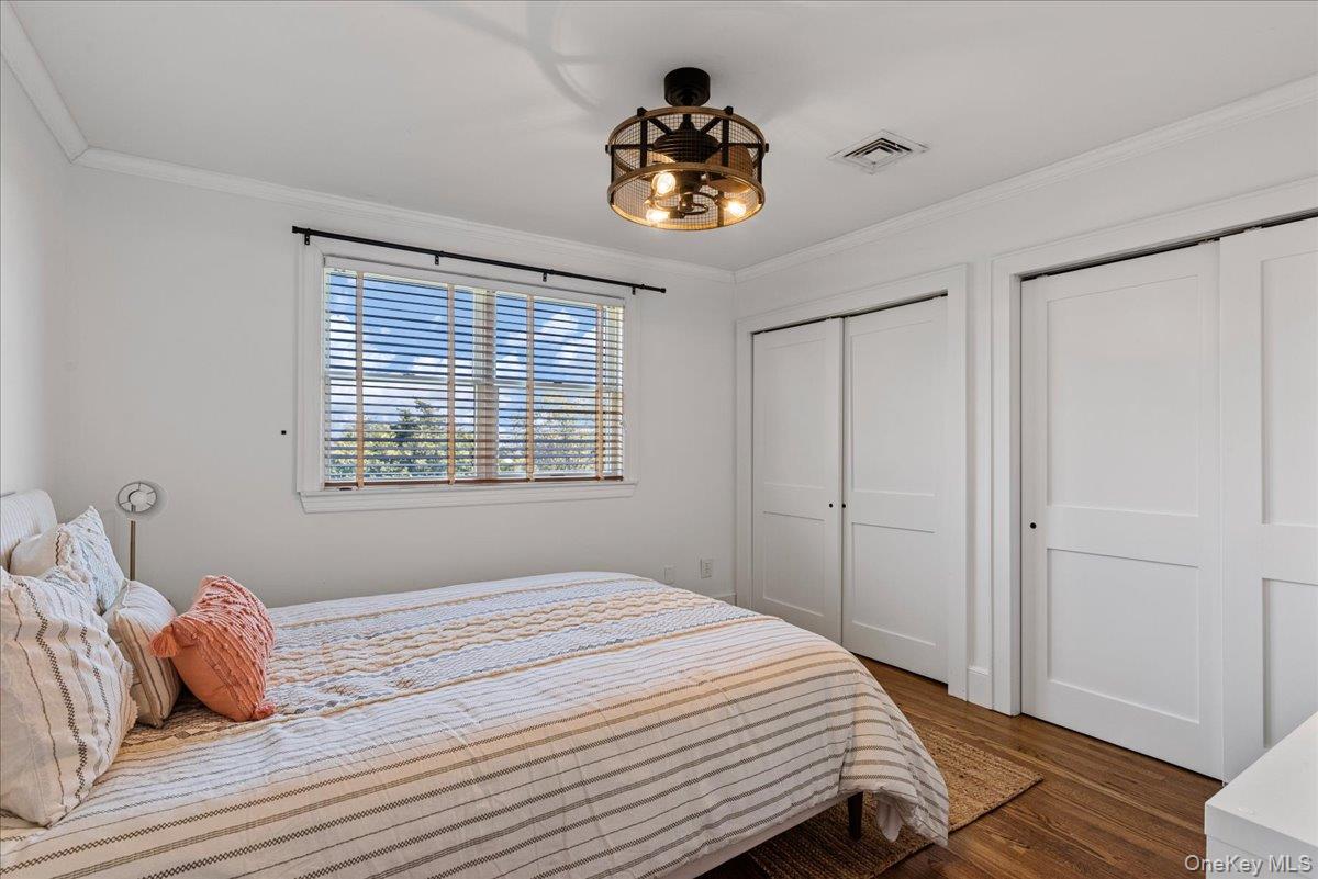 20 Alanson Lane, Hampton Bays, NY 11946