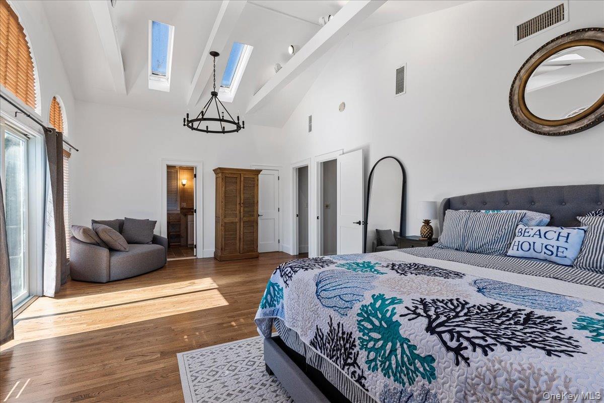 20 Alanson Lane, Hampton Bays, NY 11946