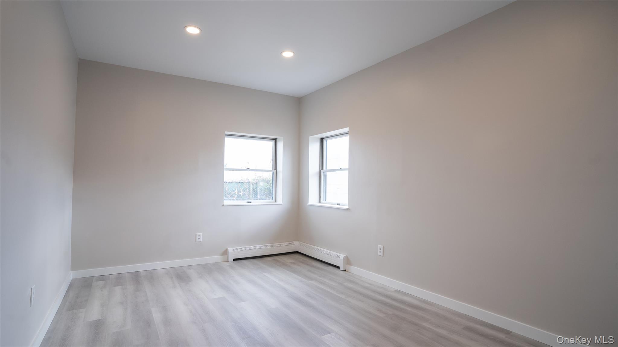 4001 Broadway, Island Park, NY 11558