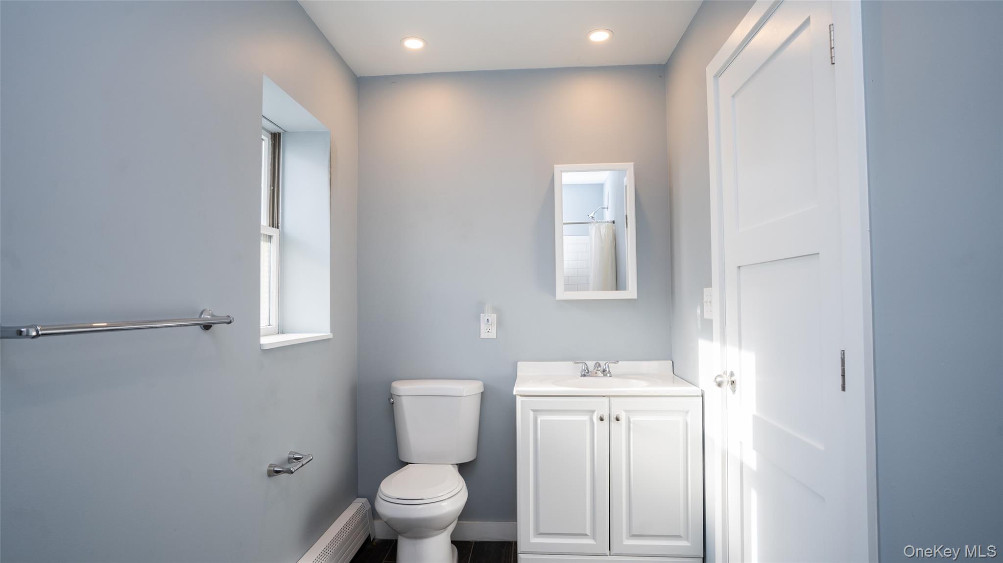 4001 Broadway, Island Park, NY 11558