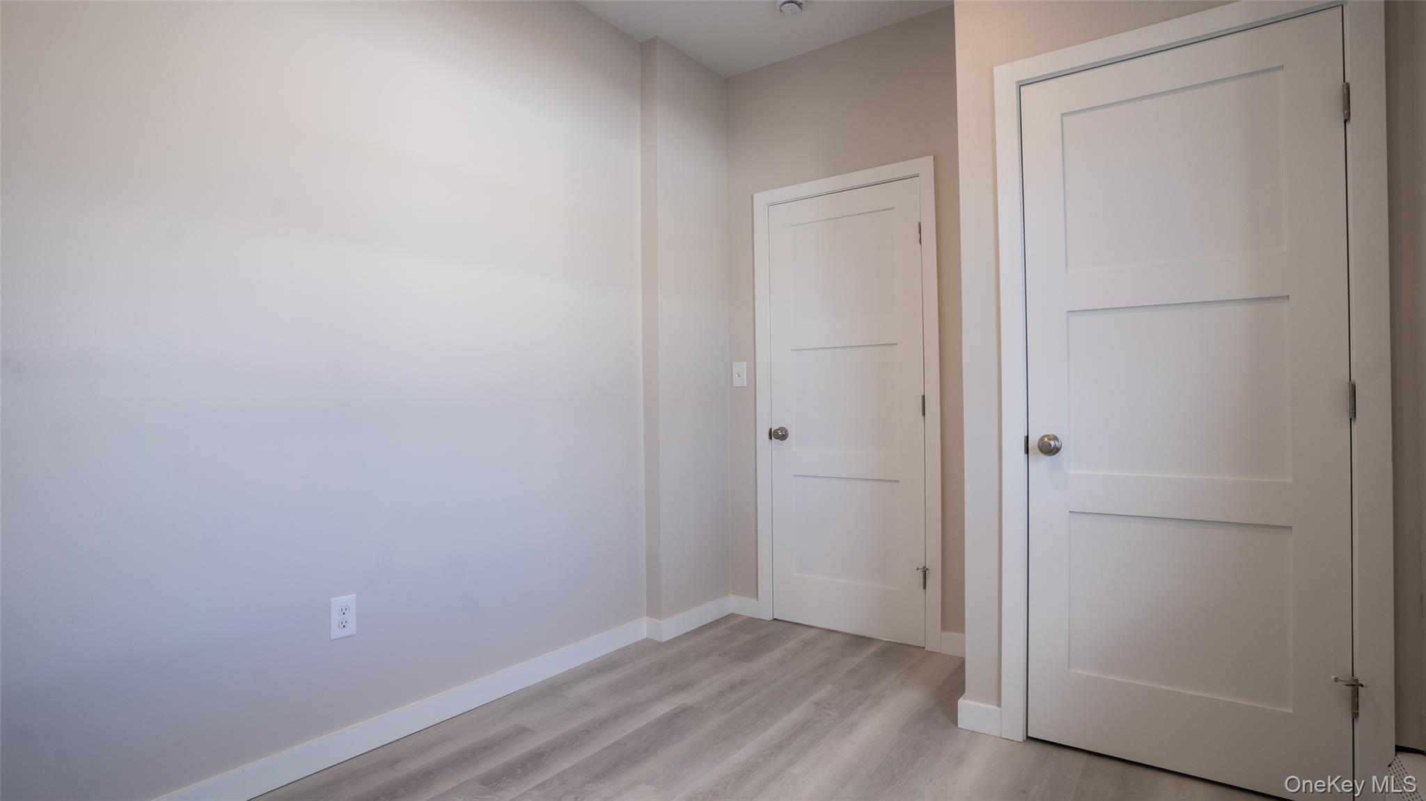 4001 Broadway, Island Park, NY 11558