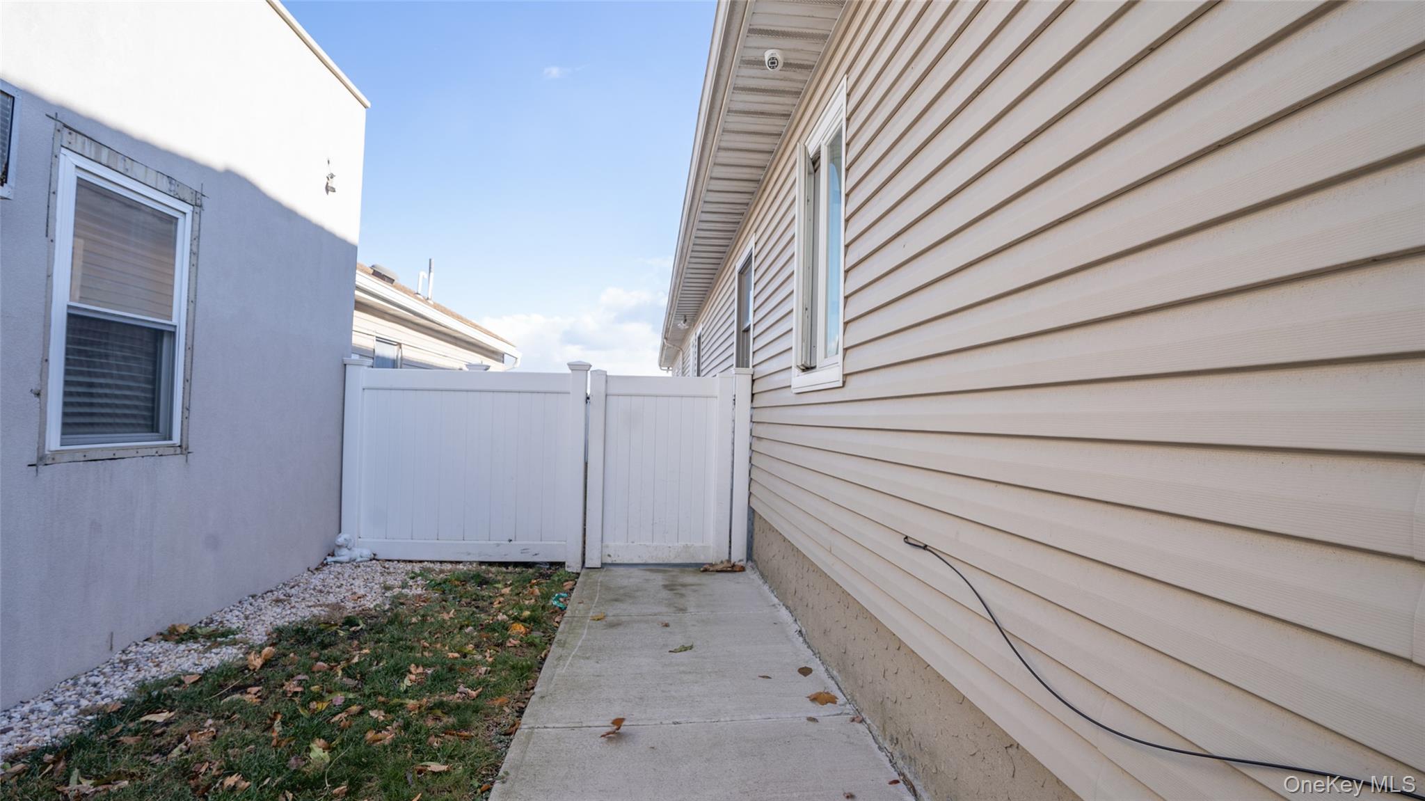 4001 Broadway, Island Park, NY 11558