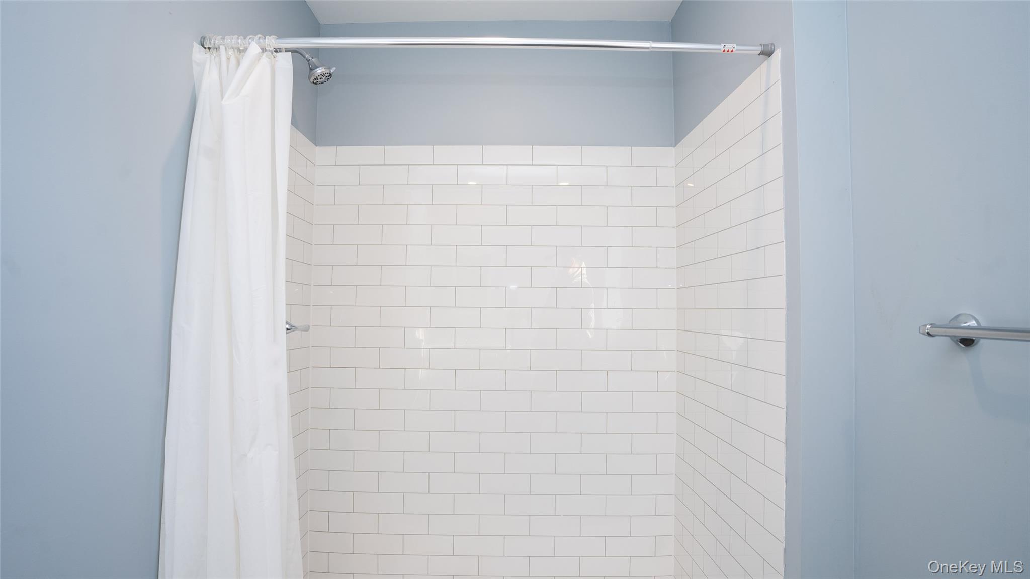 4001 Broadway, Island Park, NY 11558