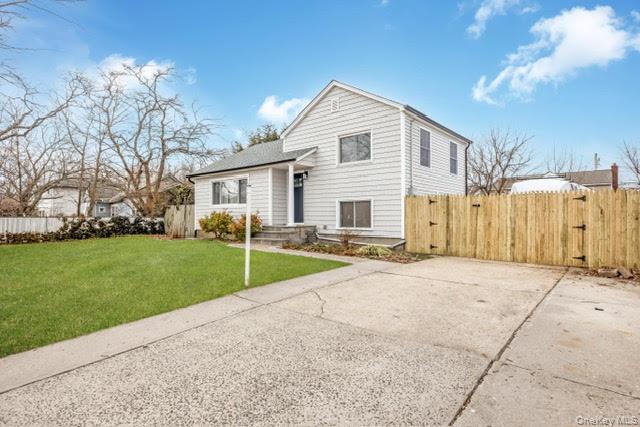 70 E Minerva Road, Lindenhurst, NY 11757