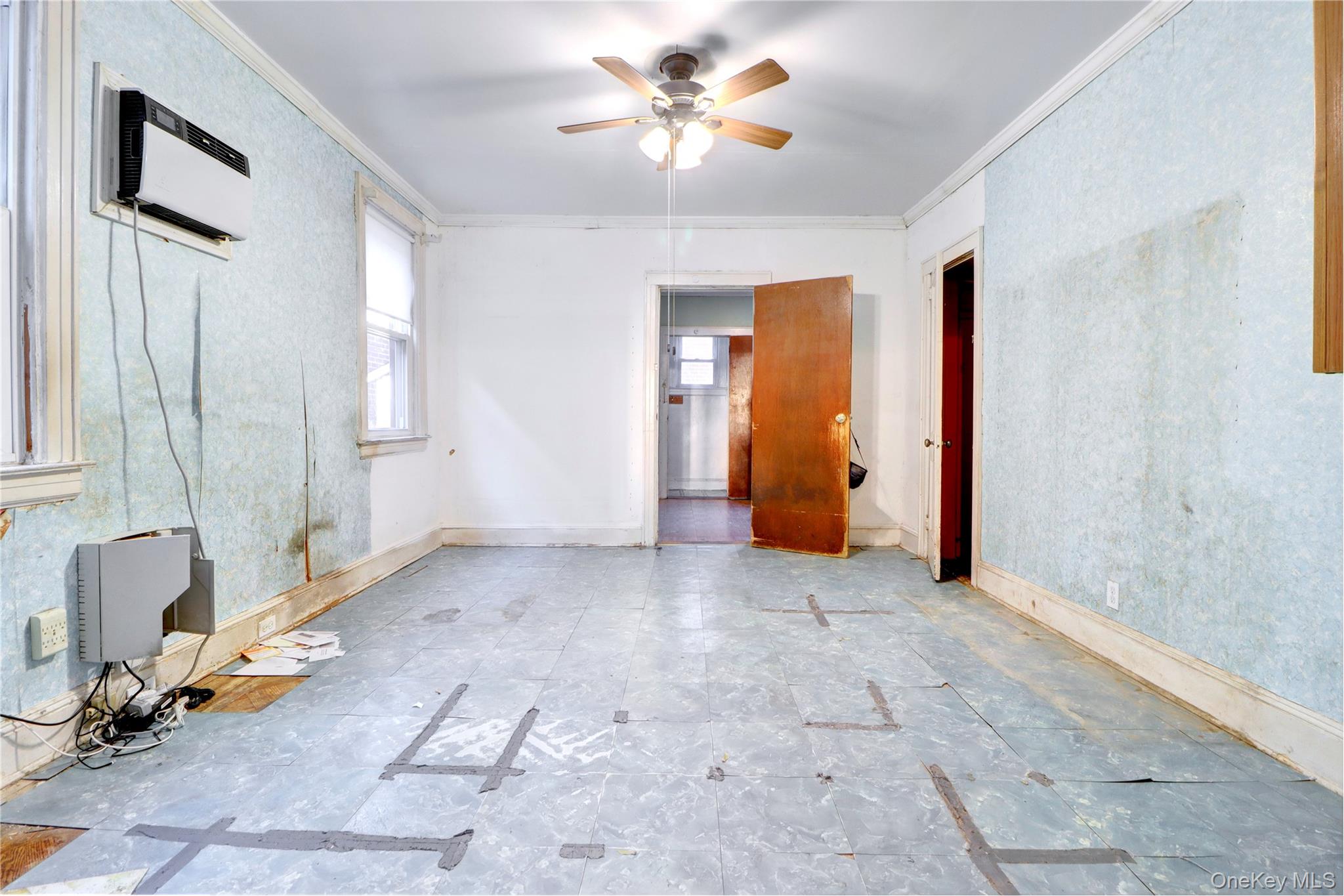 69-15 69th Place, Glendale, NY 11385