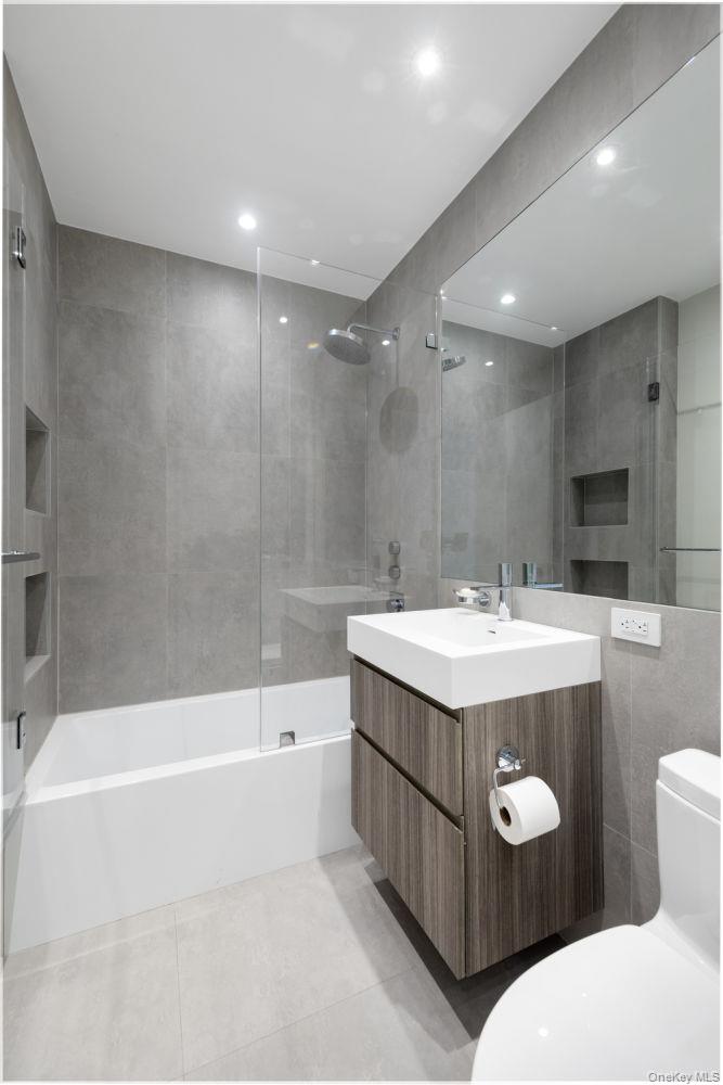 220 RIVERSIDE Boulevard # 4H, New York (Manhattan), NY 10069