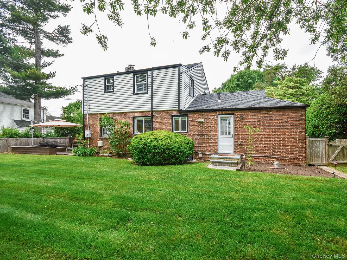 2 Plymouth Road, Port Washington, NY 11050