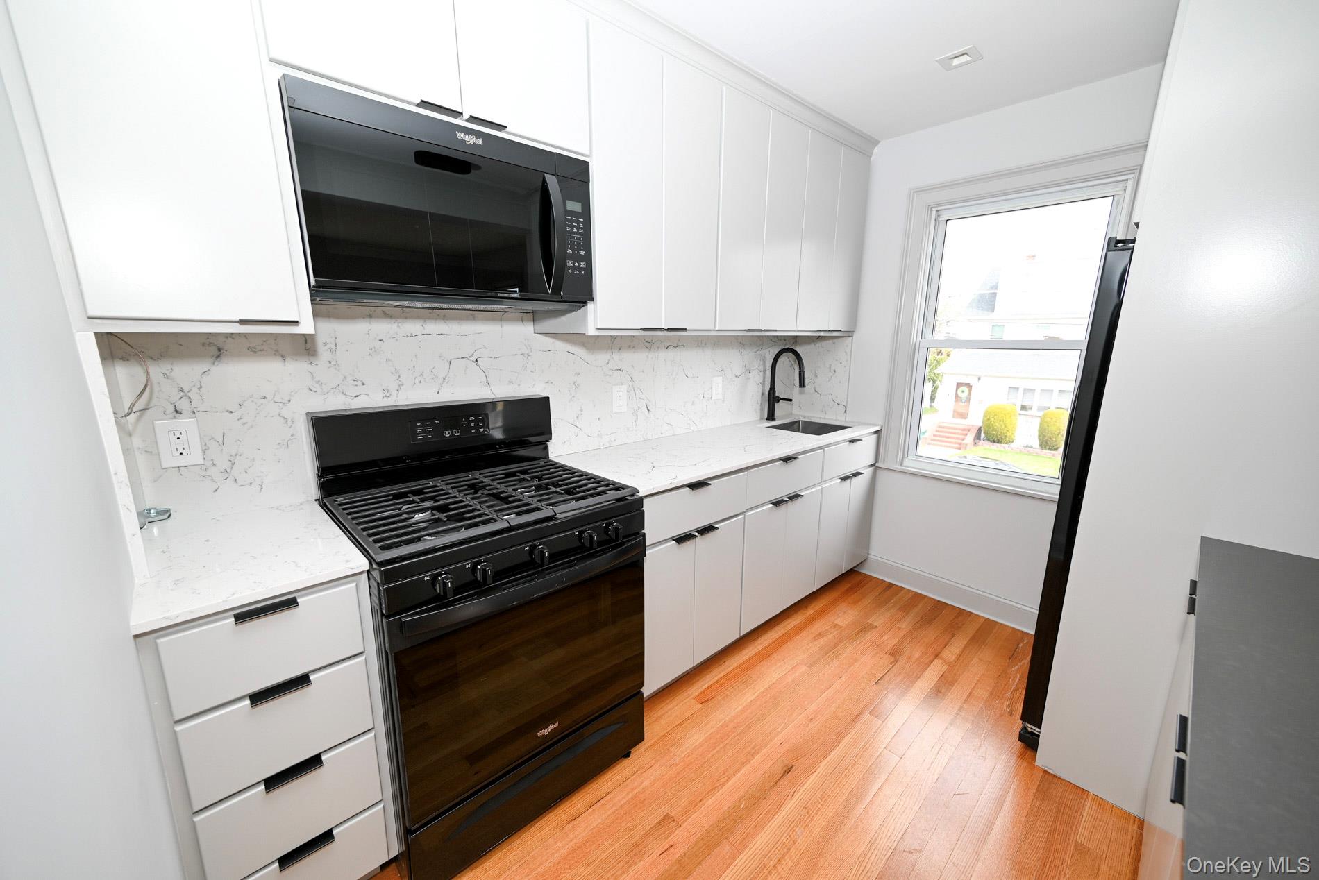 29 Everett Street, Lynbrook, NY 11563