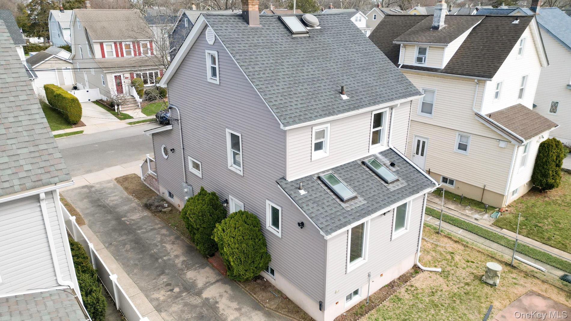 29 Everett Street, Lynbrook, NY 11563