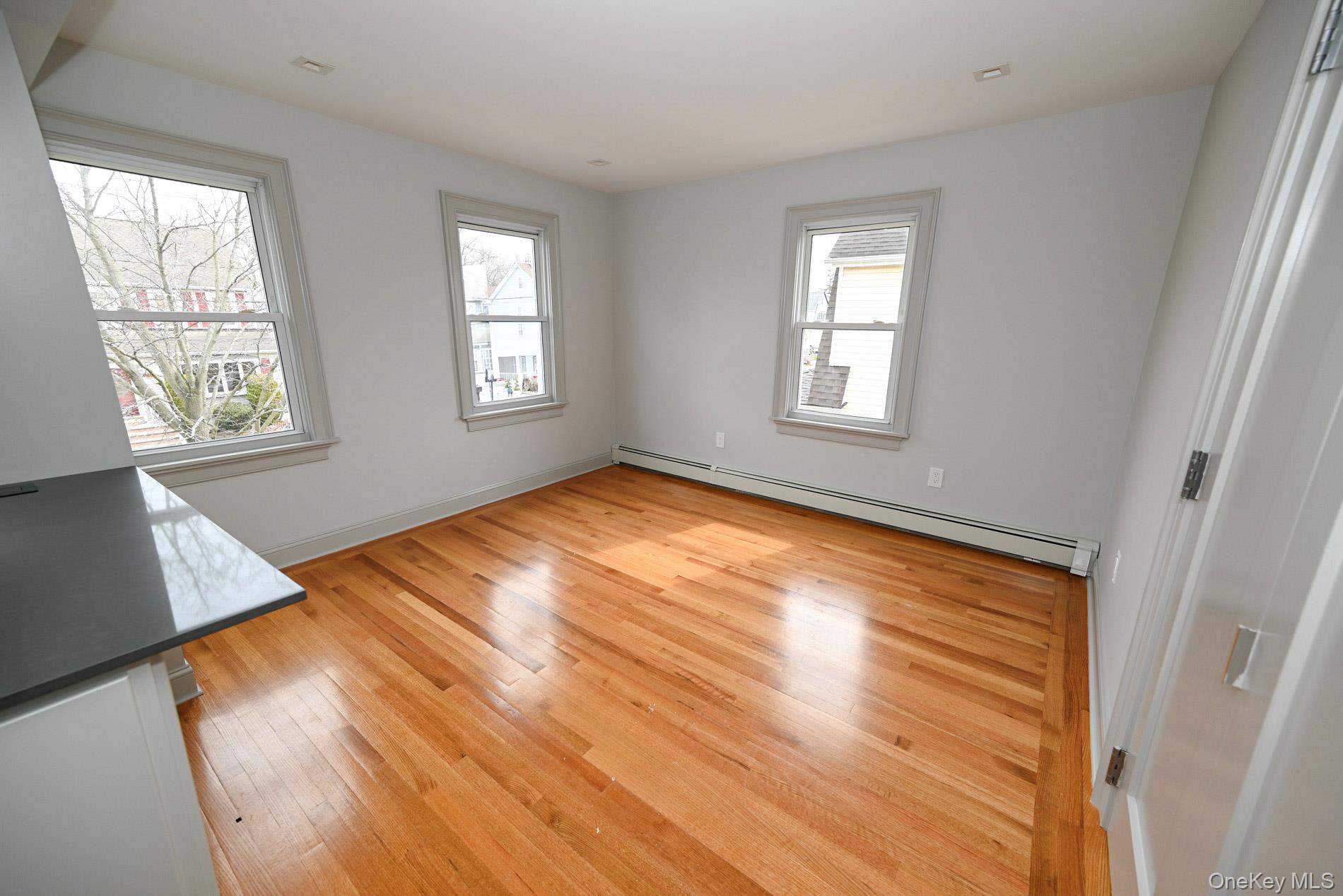 29 Everett Street, Lynbrook, NY 11563