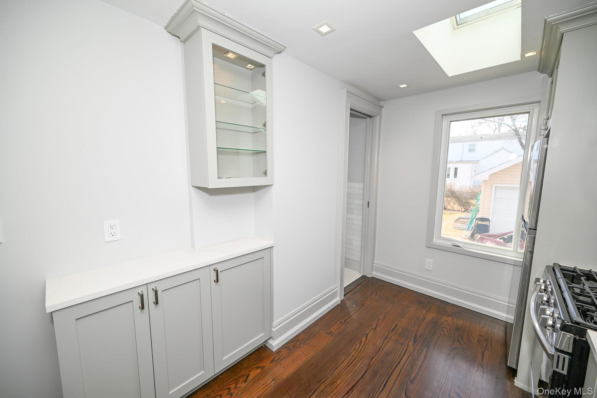 29 Everett Street, Lynbrook, NY 11563