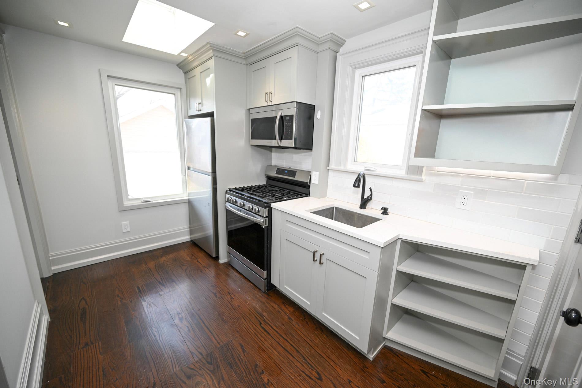 29 Everett Street, Lynbrook, NY 11563