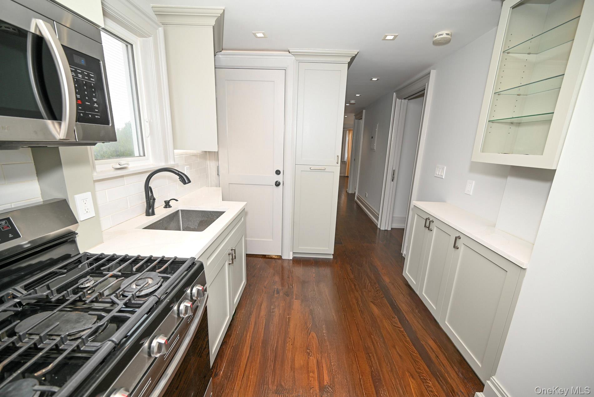 29 Everett Street, Lynbrook, NY 11563