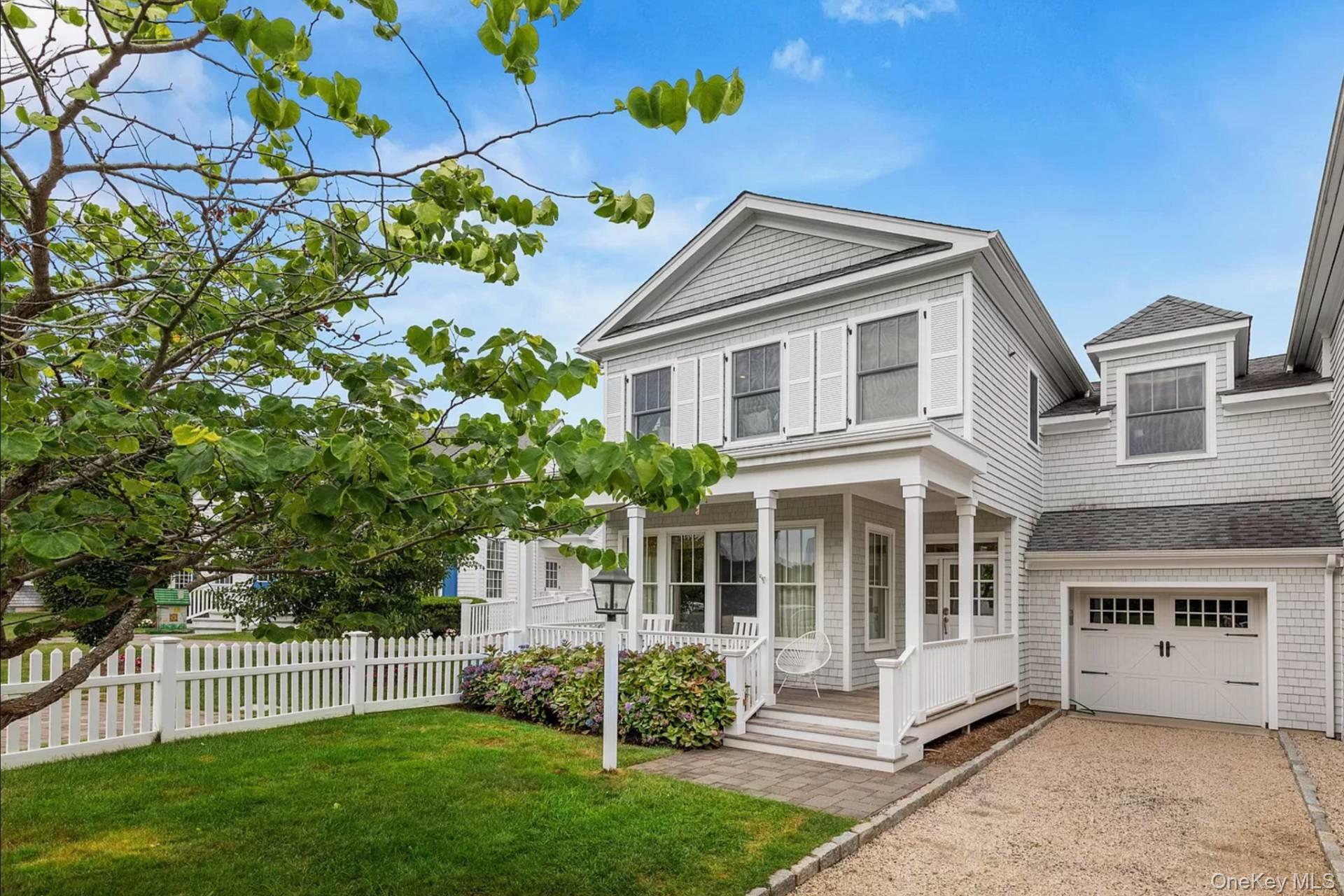 16 Pond Crossing # 7, Southampton, NY 11968