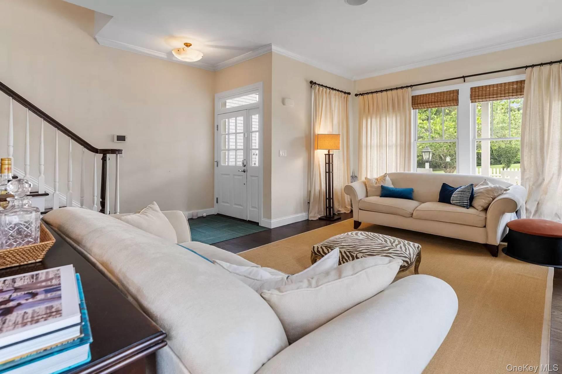 16 Pond Crossing # 7, Southampton, NY 11968