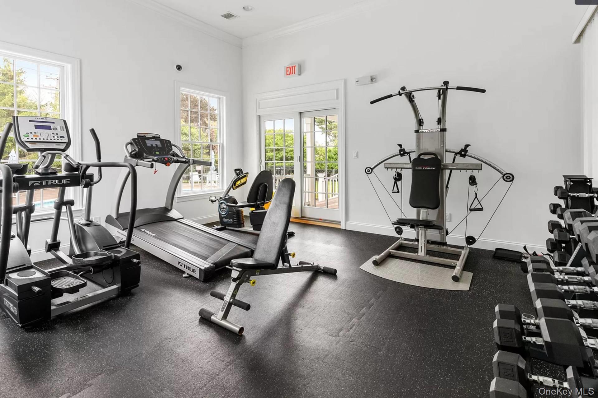 16 Pond Crossing # 7, Southampton, NY 11968