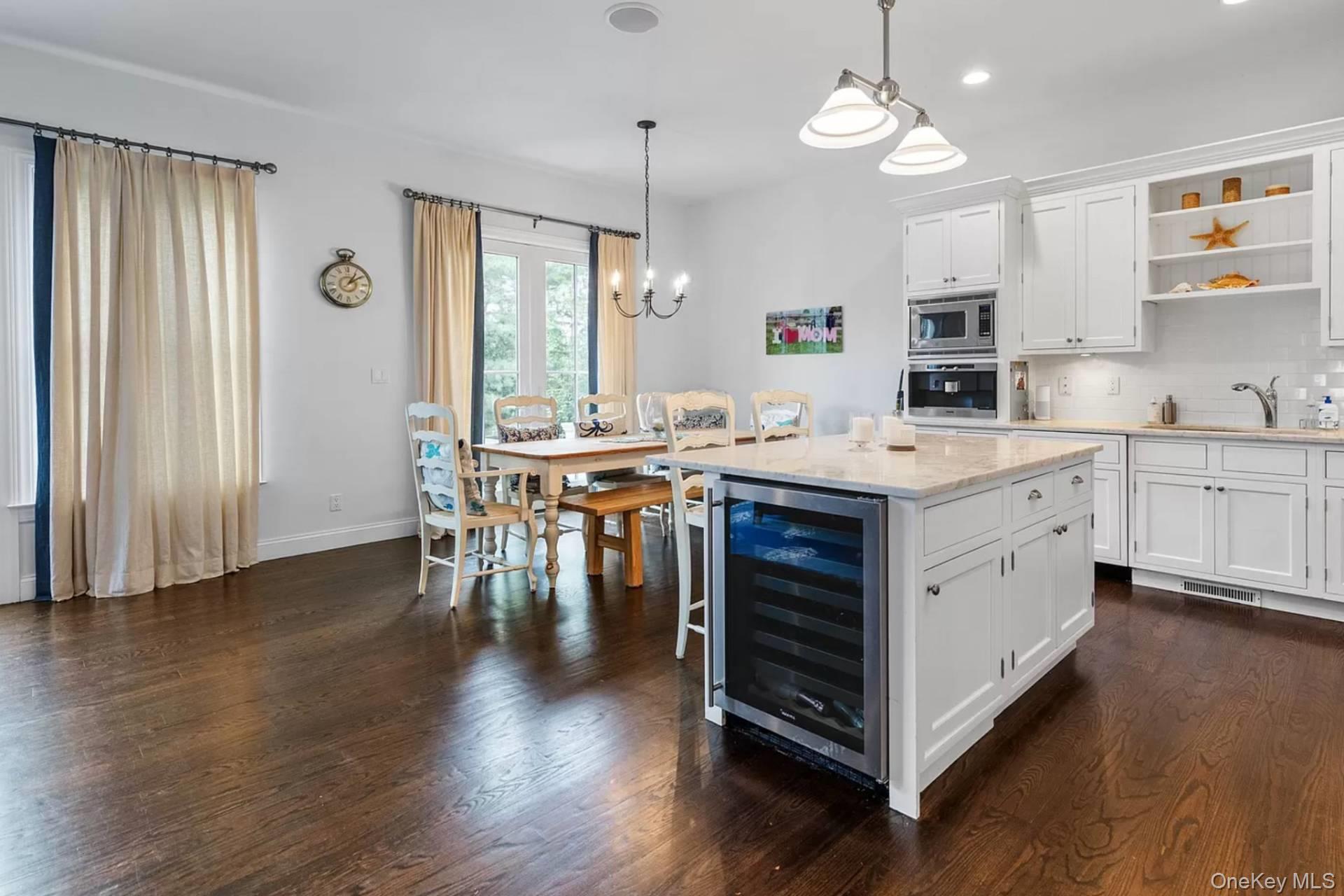 16 Pond Crossing # 7, Southampton, NY 11968