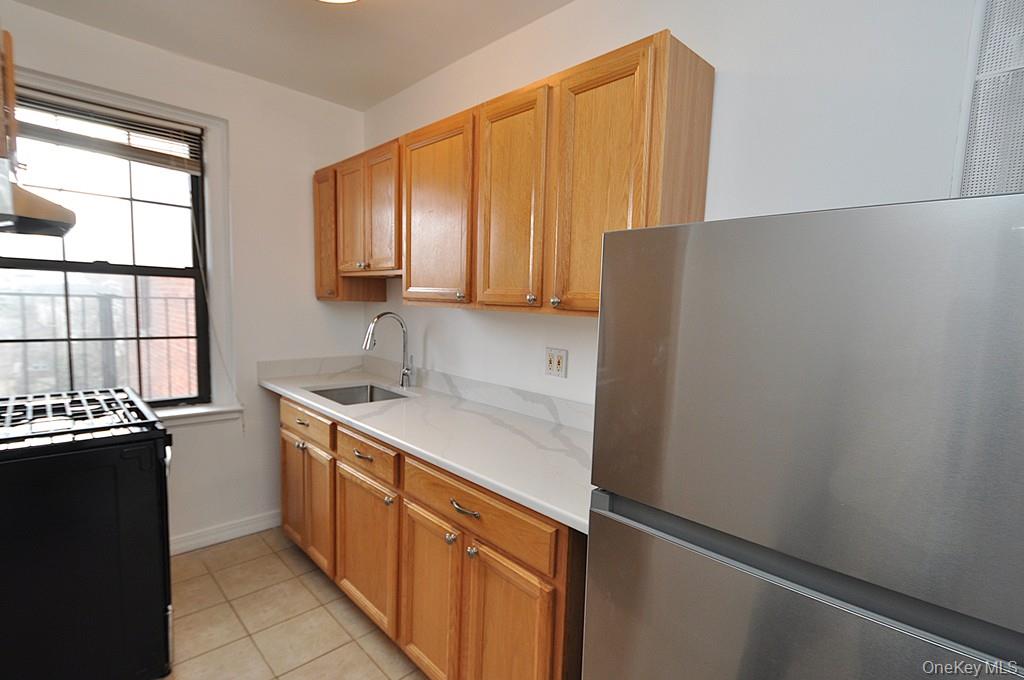 180 Garth Road # 4F, Scarsdale, NY 10583