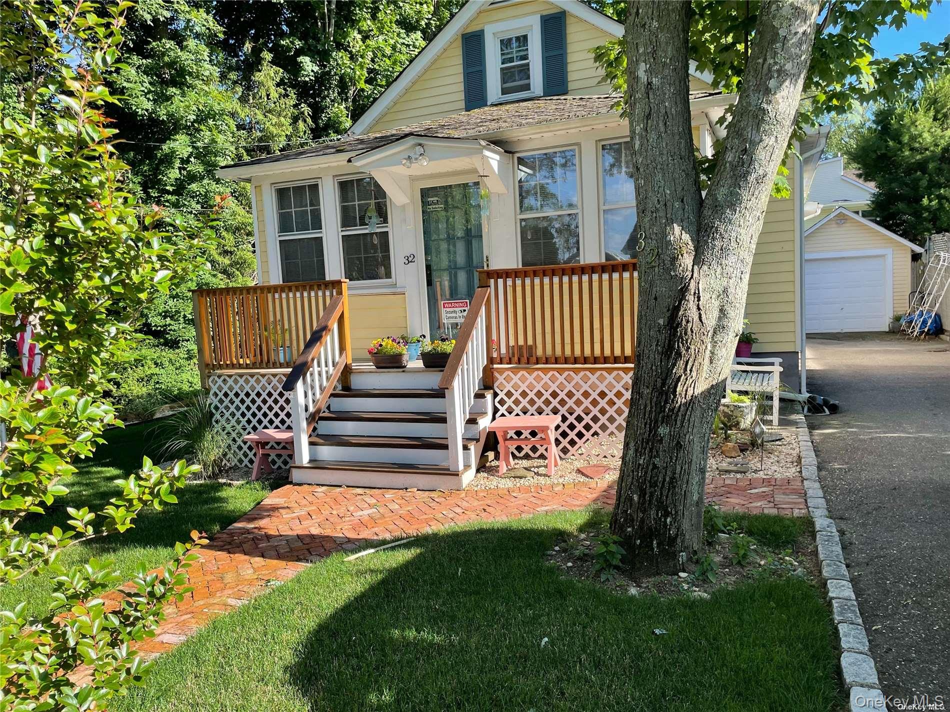 32 Neptune Road, Rocky Point, NY 11778