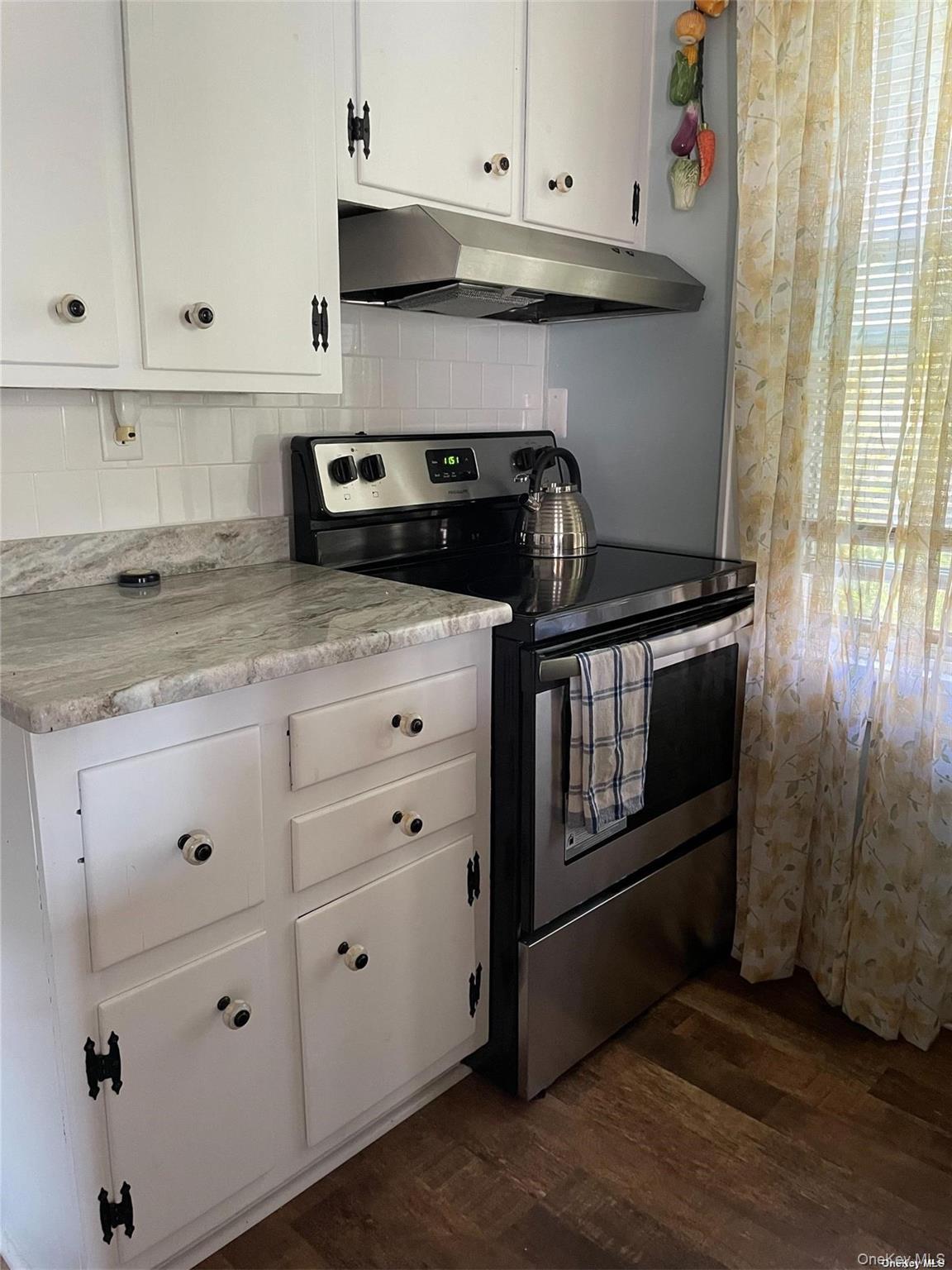 32 Neptune Road, Rocky Point, NY 11778