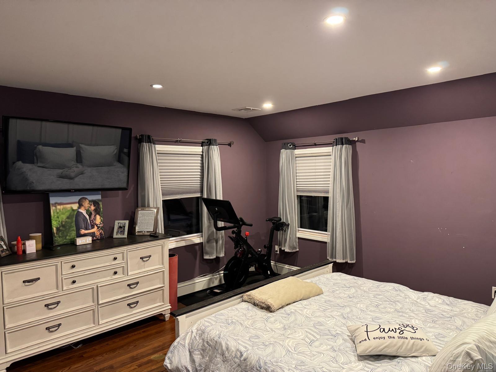 48 Jefferson Rd, Farmingdale, NY 11735