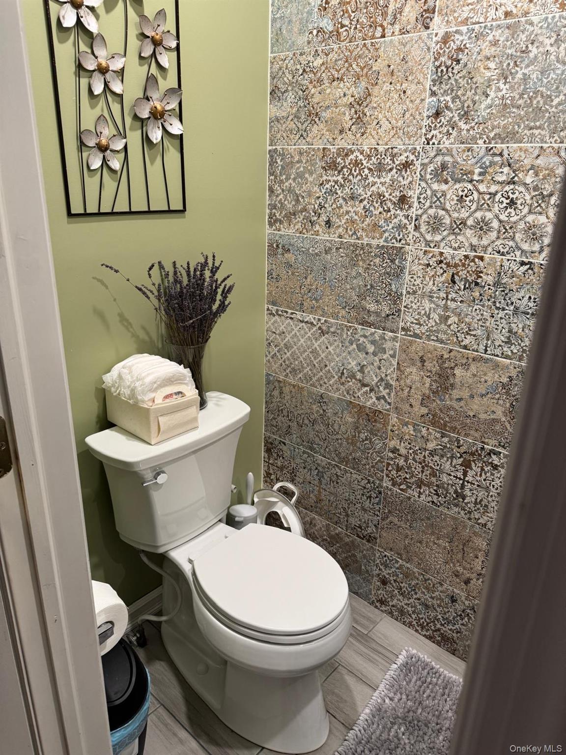 48 Jefferson Rd, Farmingdale, NY 11735