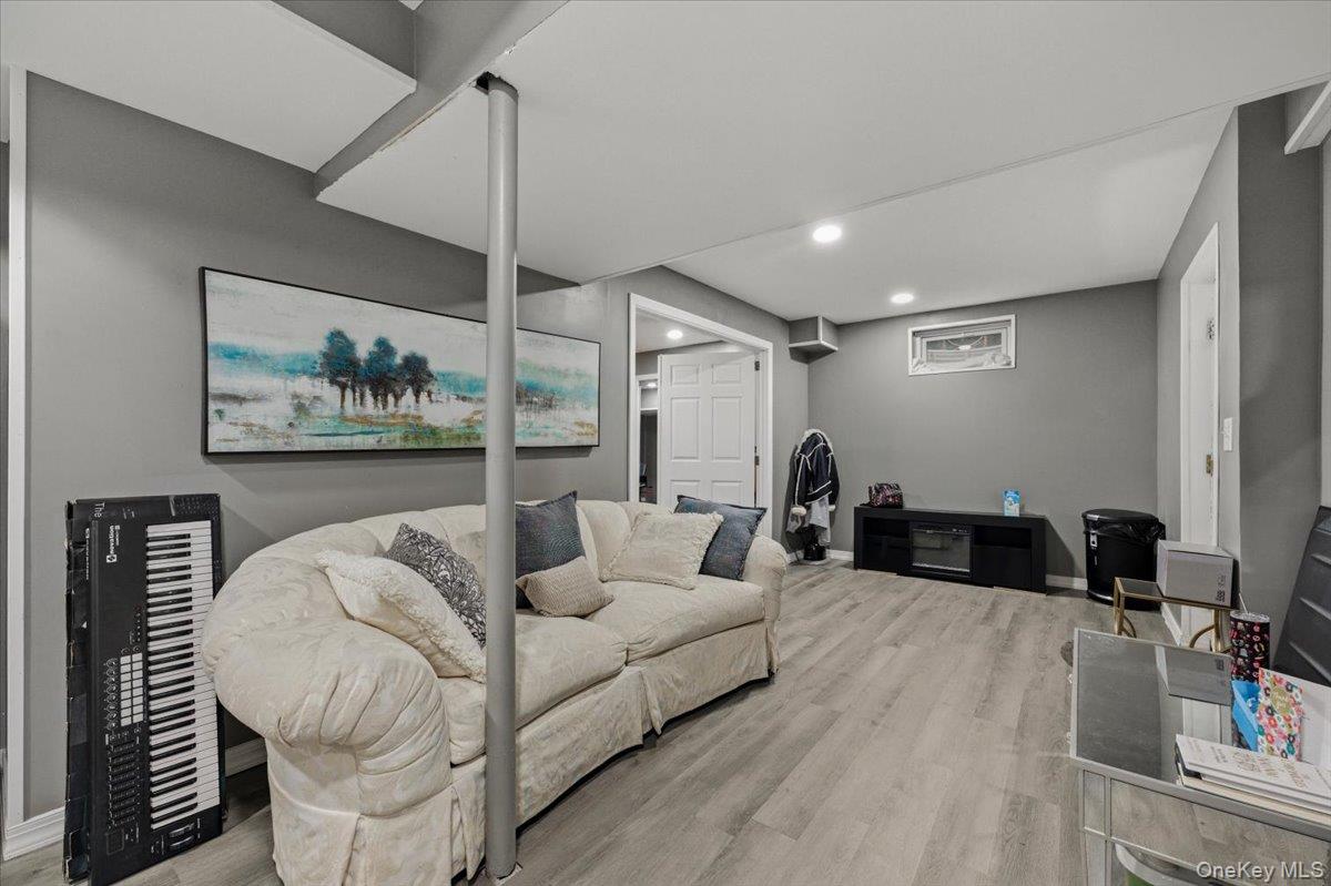 11 Island Trail, Mount Sinai, NY 11766