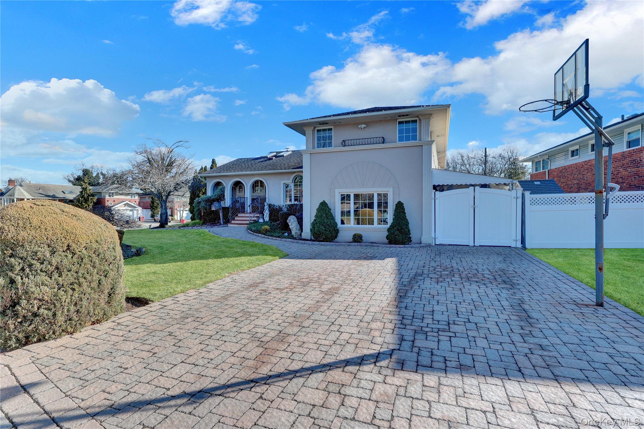 646 Kildare Crescent, Seaford, NY 11783