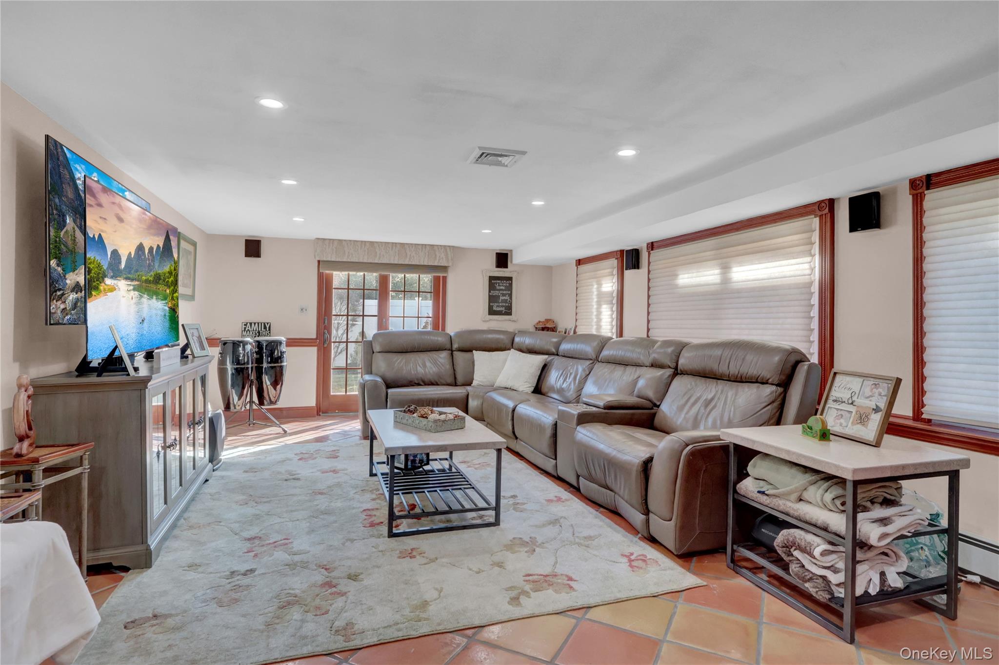 646 Kildare Crescent, Seaford, NY 11783