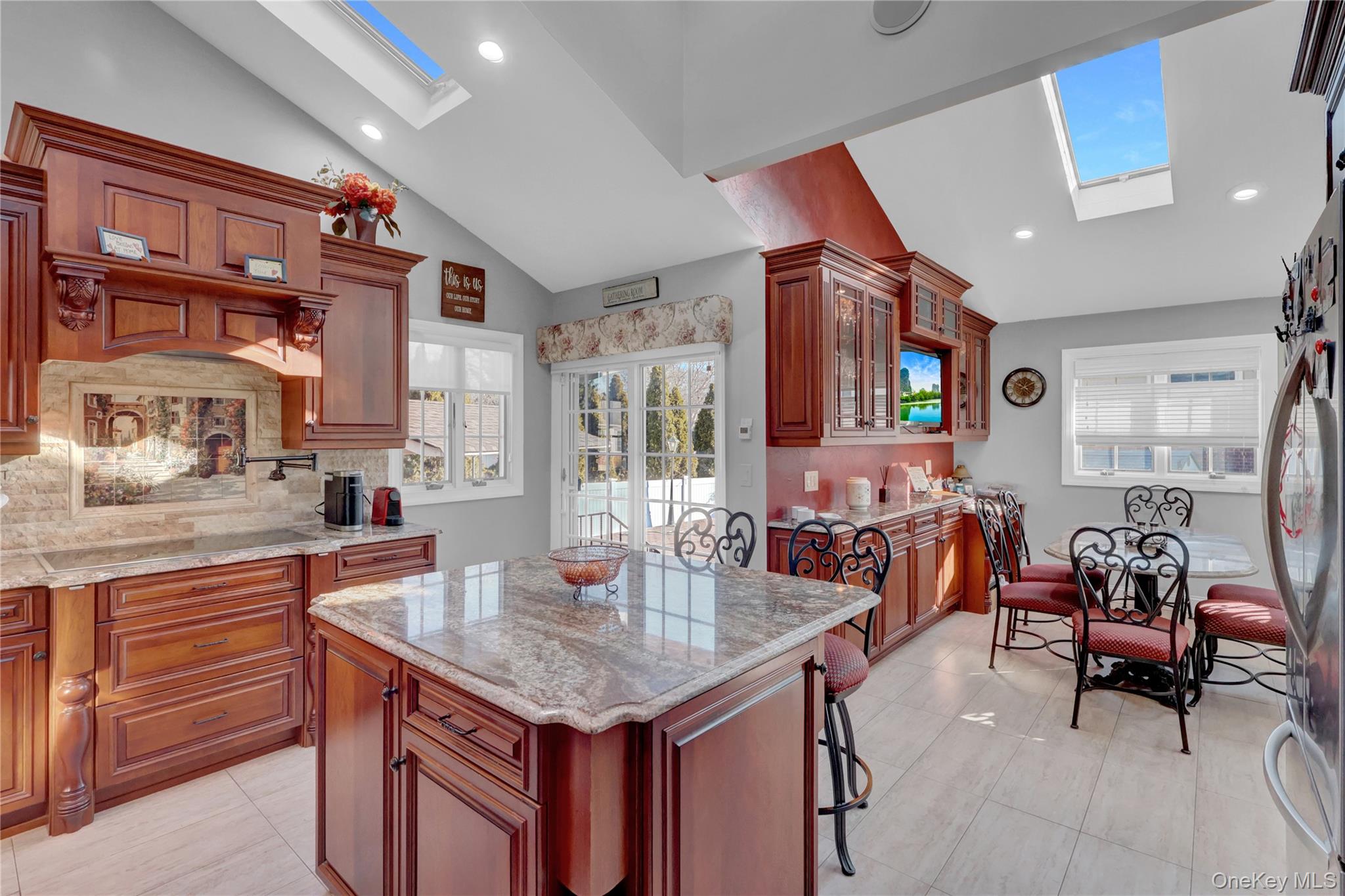 646 Kildare Crescent, Seaford, NY 11783