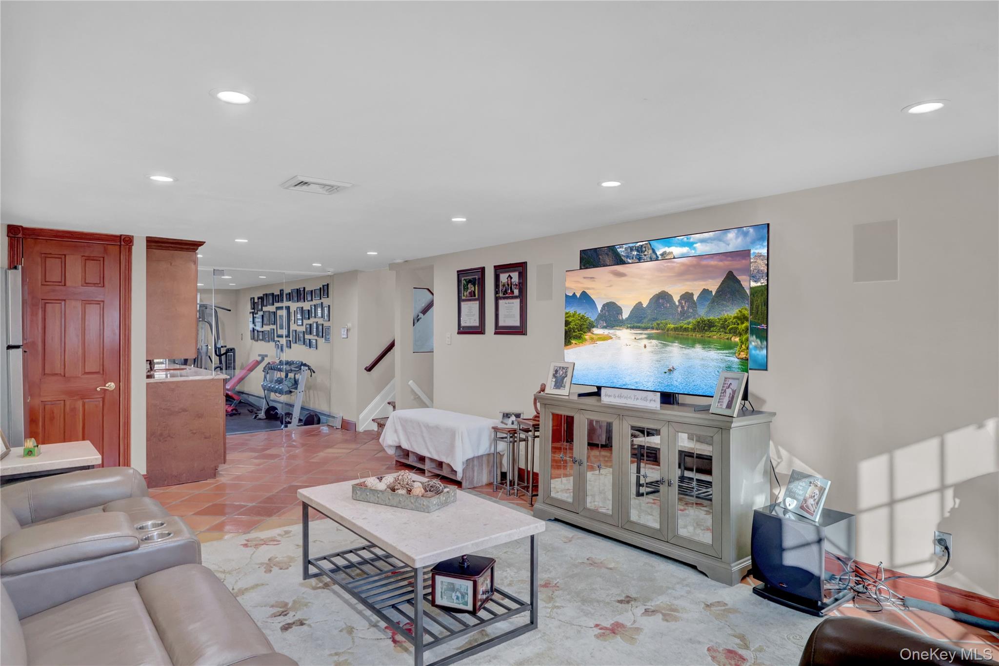 646 Kildare Crescent, Seaford, NY 11783