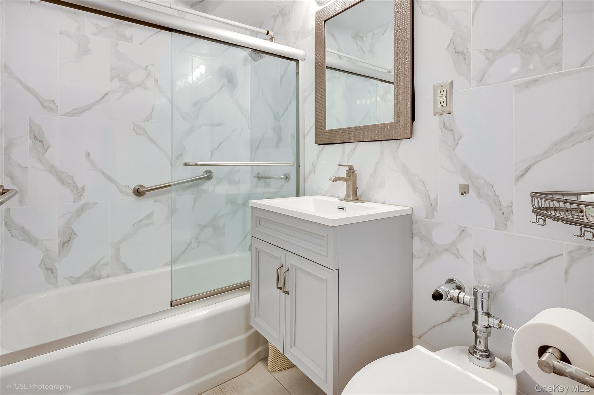 39-65 52nd Streets # 5N, Woodside, NY 11377