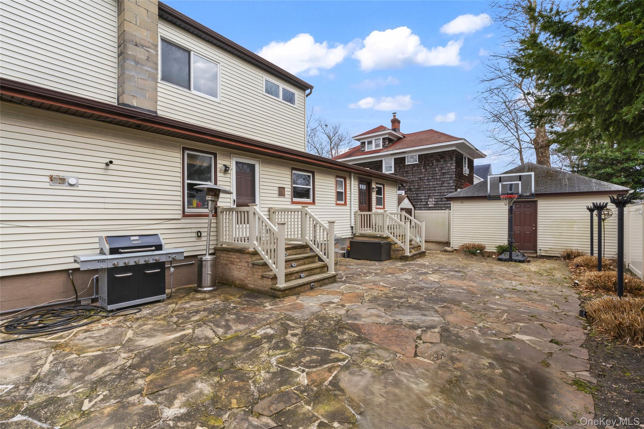 2 Burnett Avenue, Bay Shore, NY 11706